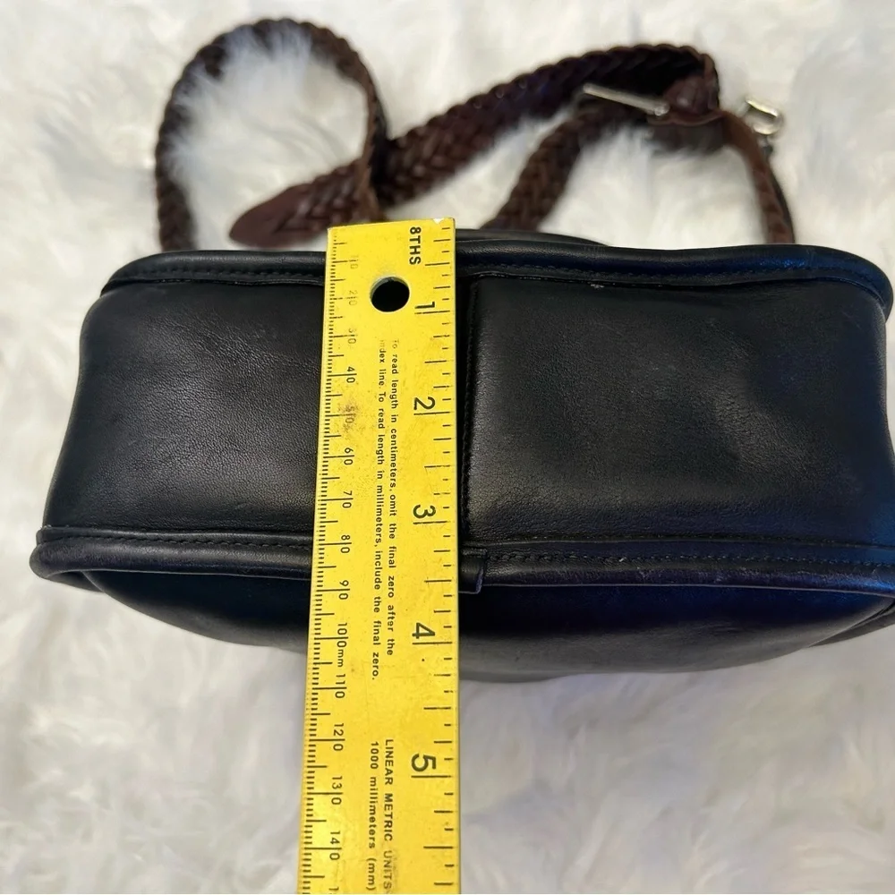 Vintage Brighton Black Smooth Leather Crossbody Purse Bag w/brown woven strap. T